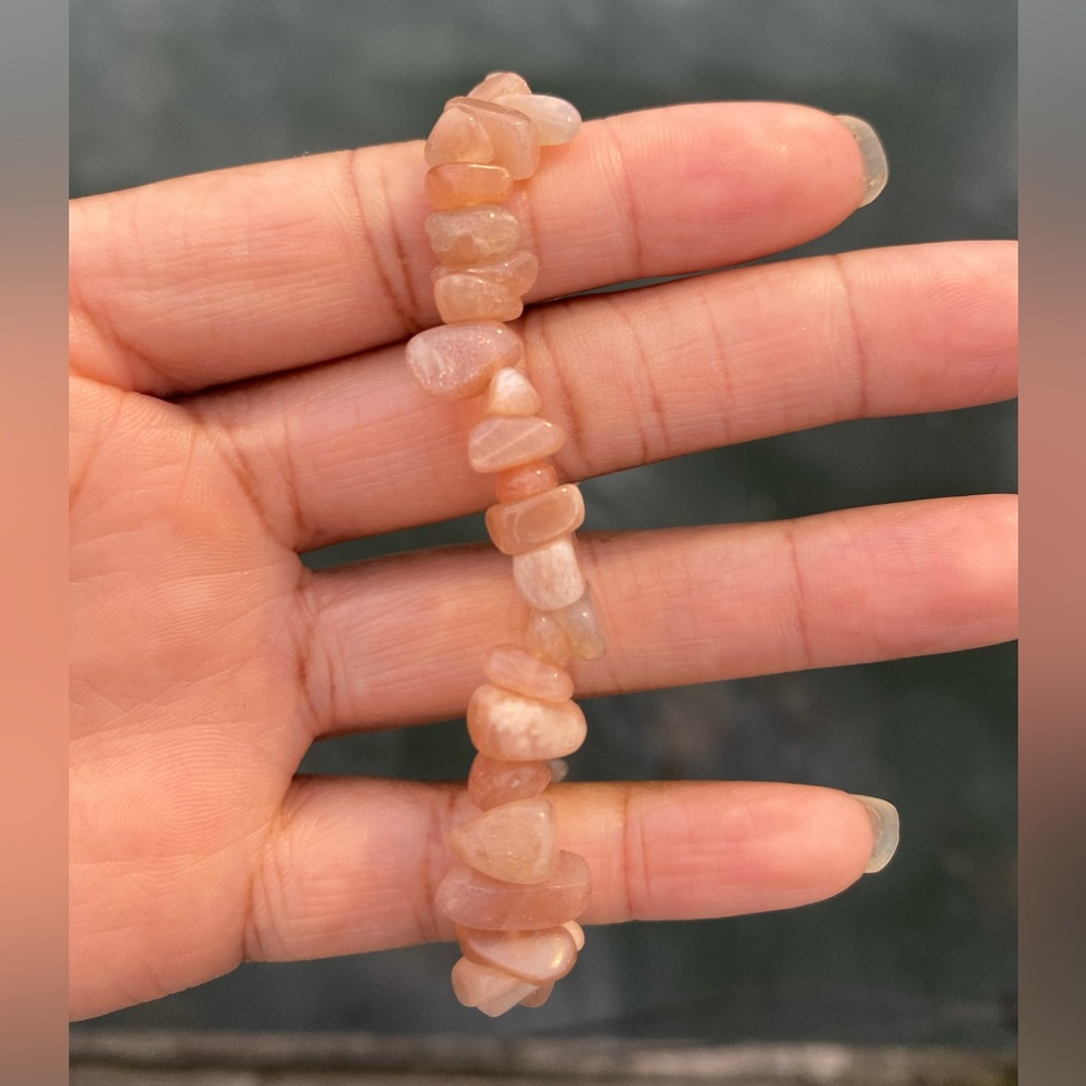 Peach Moonstone Chip Beaded Bracelet - Picture 4 of 4